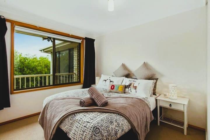 Spacious Modern Home Outstanding Views Sleeps 9 Hobart Buitenkant foto
