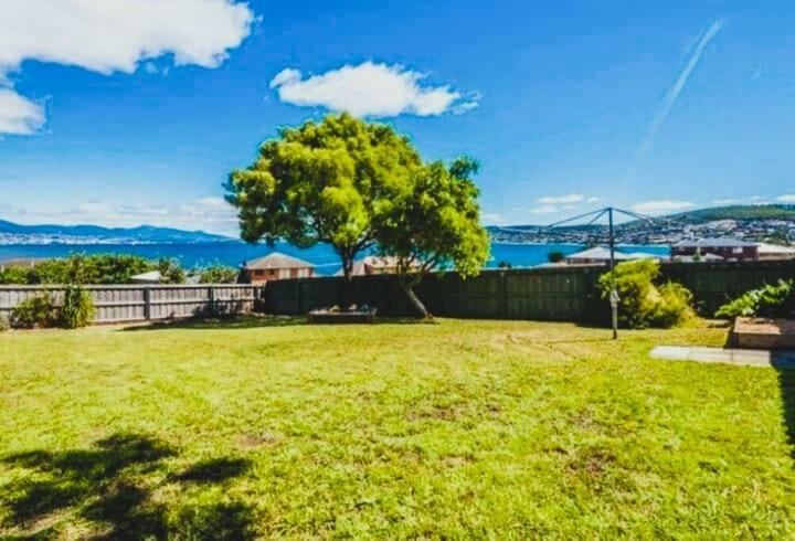 Spacious Modern Home Outstanding Views Sleeps 9 Hobart Buitenkant foto
